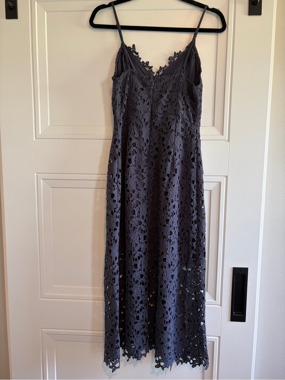ASTR the Label-Navy Lace Midi Dress, size medium - Picture 3 of 4